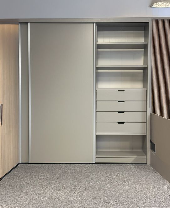 Hovedbilde Skyvedørsgarderobe